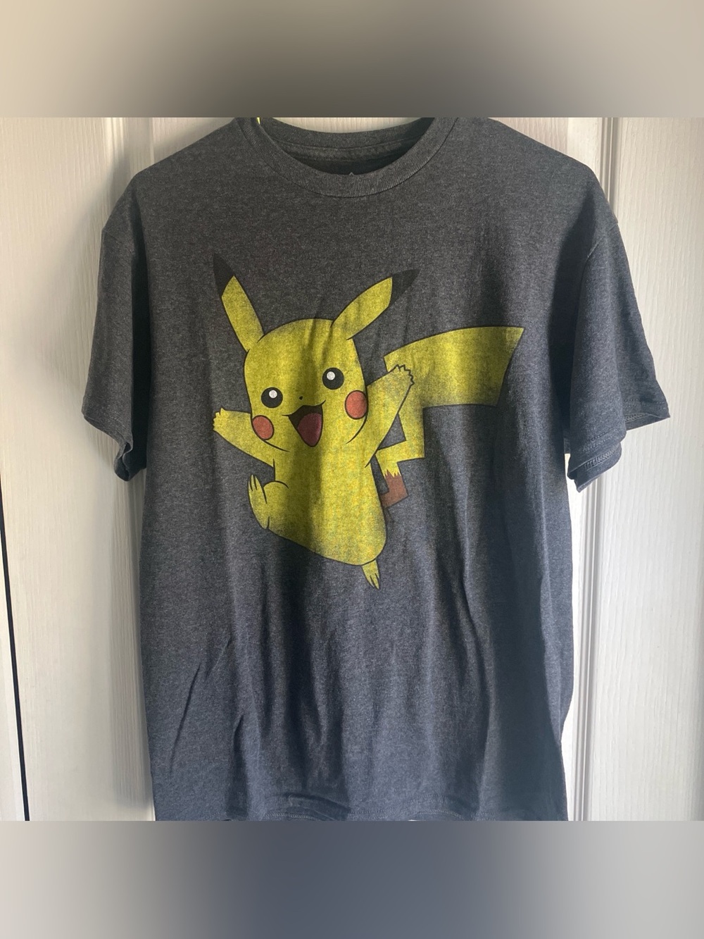 Pikachu grey t-shirt M